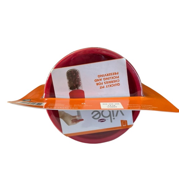 Chef’n Vibe Cherry Pitter Lid - Picture 2 of 3